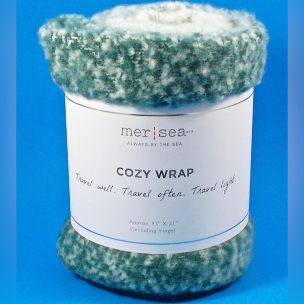 Mer Sea Cozy Wrap in Green and White